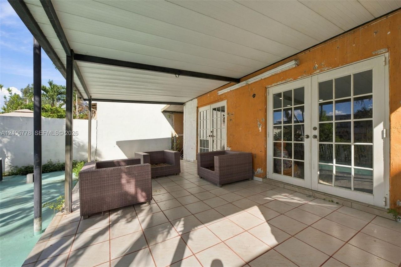 2756 W 54th St, Hialeah, FL 33016 Photo