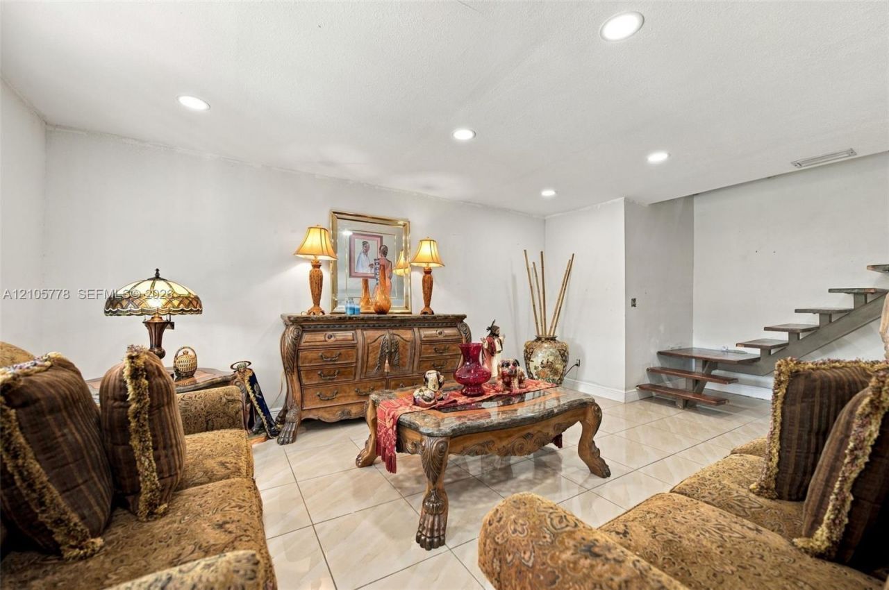 2756 W 54th St, Hialeah, FL 33016 Photo