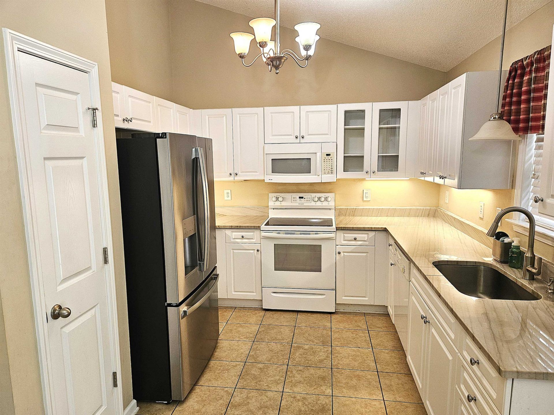350 Southern Branch Dr. Photo 6