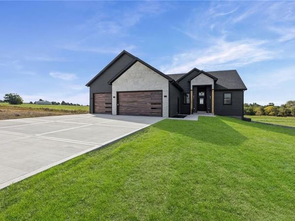 1108 Trail View Court, Baldwin City, KS 66006