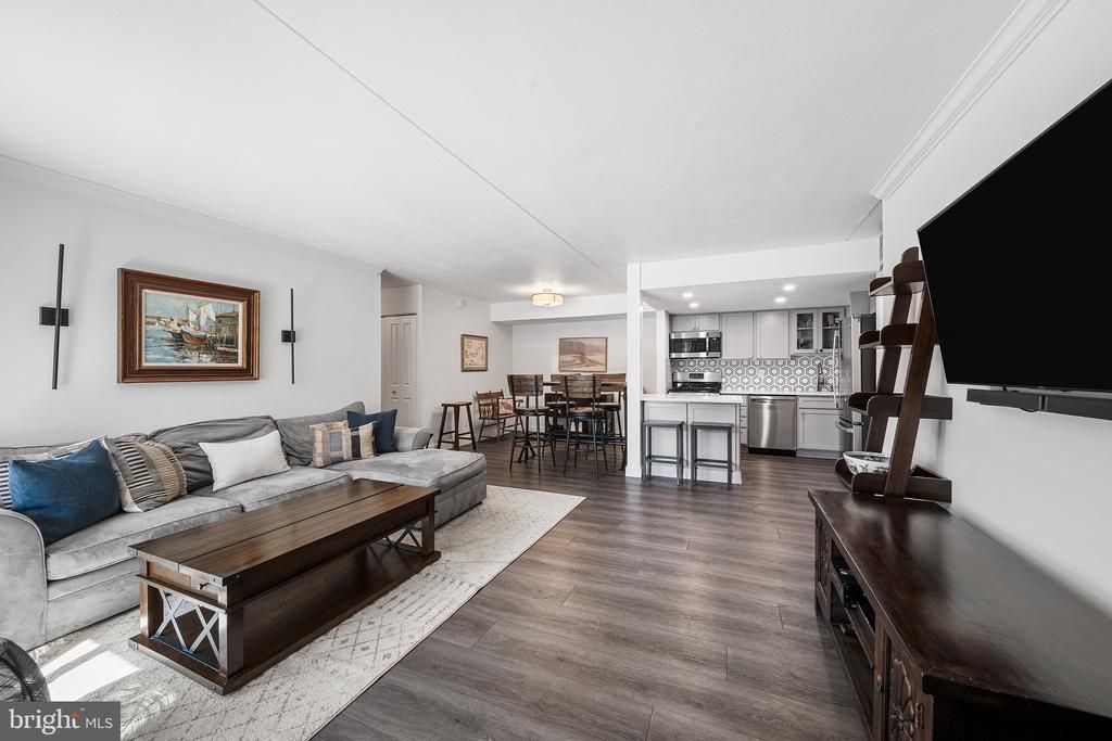 133 OLD FORGE CROSSING, DEVON, PA 19333
