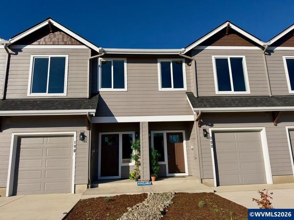 198-200 E Gwinn St, Monmouth, OR 97361