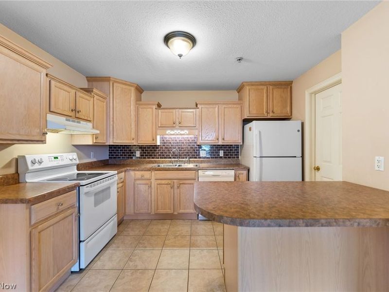 3649 Indian Run Drive, Canfield, OH 44406 Photo 7