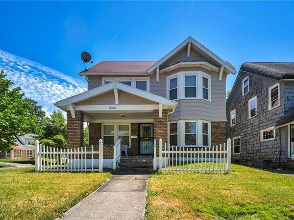 3326 Yorkshire Road , Cleveland Heights, OH 44118
