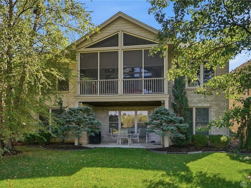 837 Eagle Run Drive, Centerville, OH 45458 Photo 2