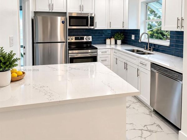 5300 Washington St , Unit I201, Hollywood, FL 33021