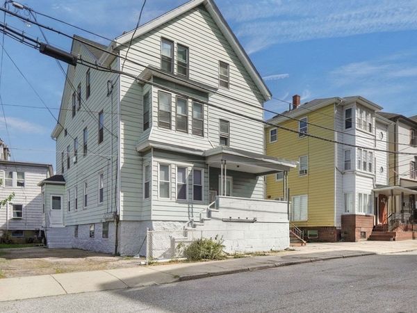 20 Park St, Fall River, MA 02721