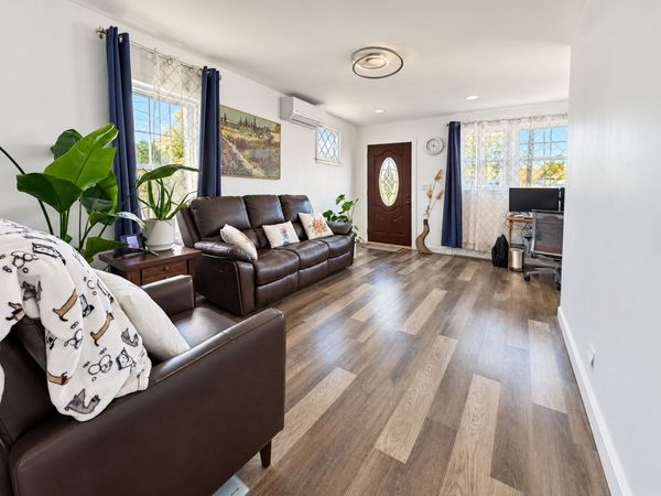 17 Crawford Rd, Braintree, MA 02184