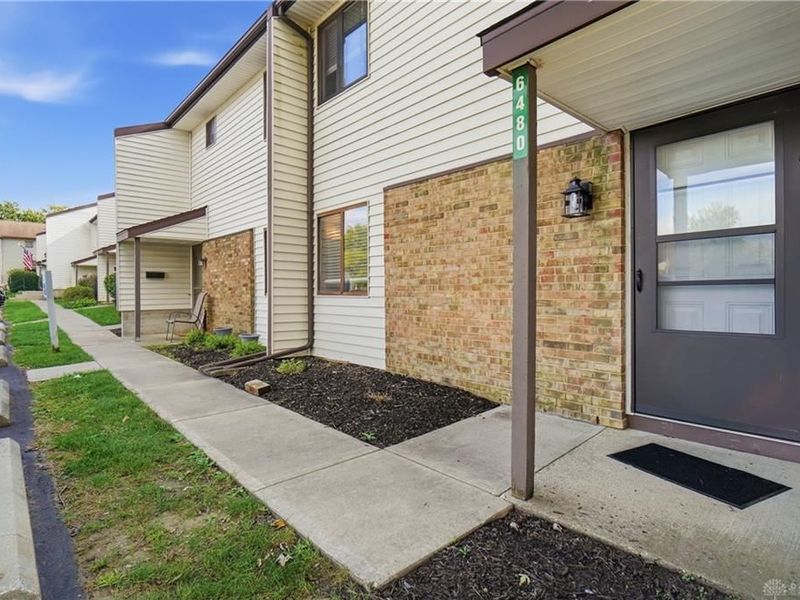 6480 Quintessa Court, West Carrollton, OH 45449 Photo 2