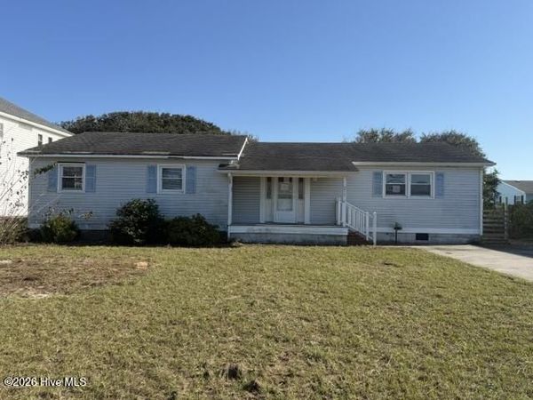 217 W Walker Street , Kill Devil Hills, NC 27948