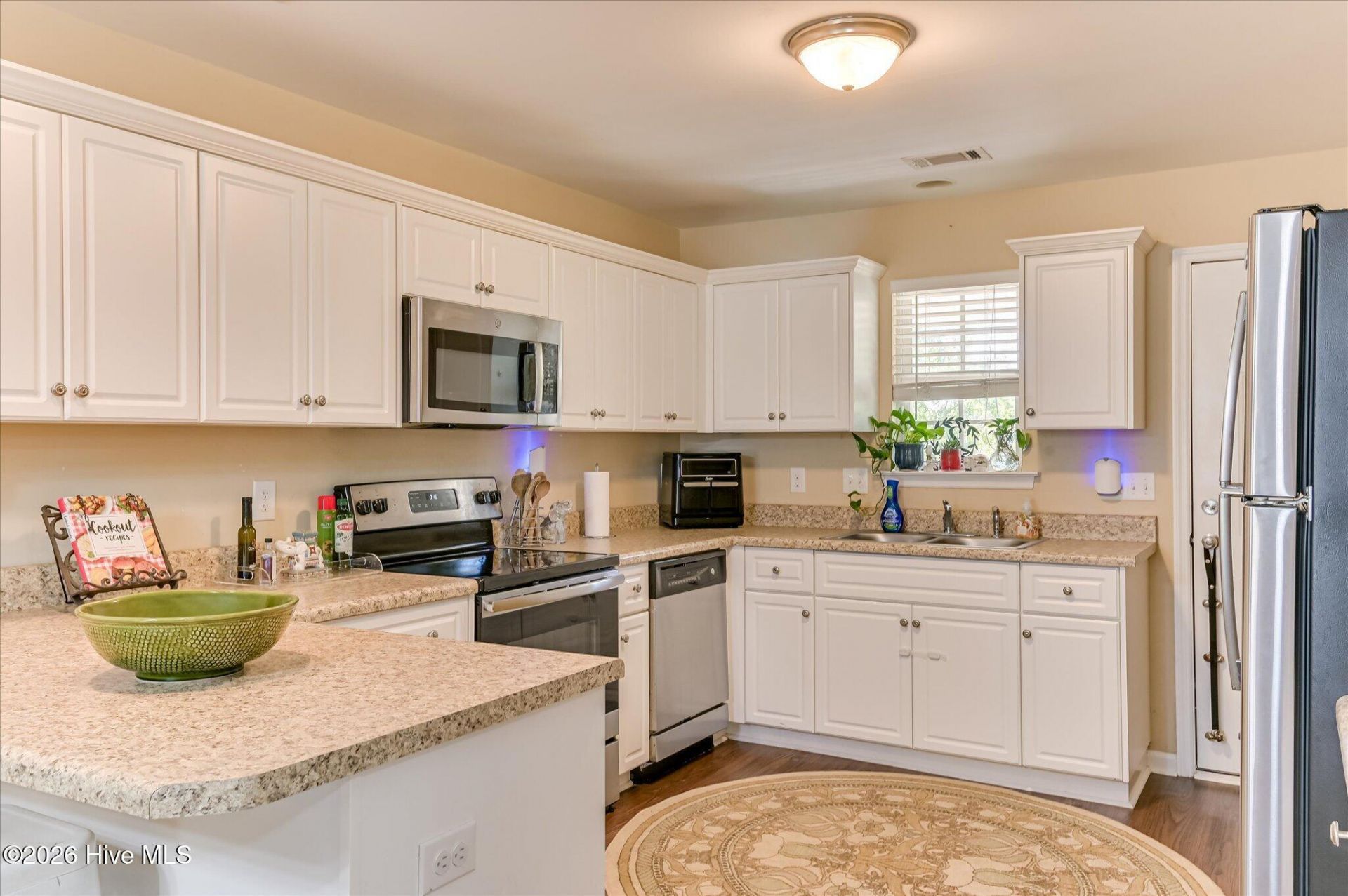 6081 Village West Lane Photo 12