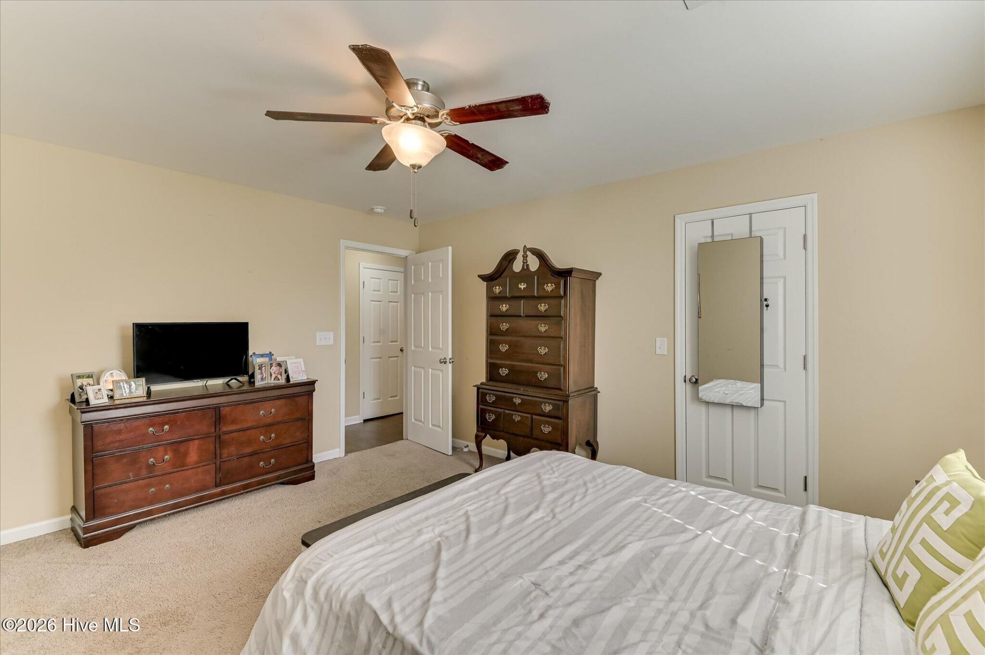 6081 Village West Lane Photo 17