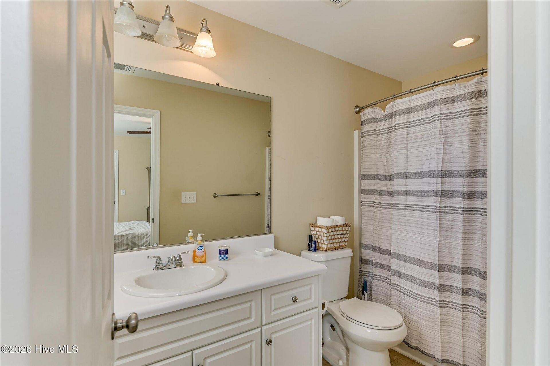 6081 Village West Lane Photo 18