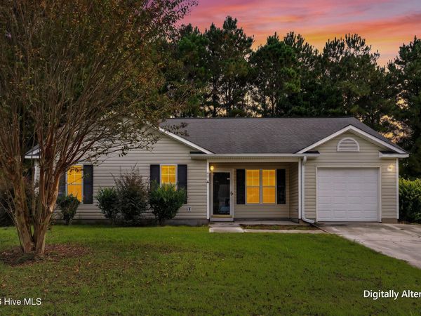 102 Tealbriar Street, Burgaw, NC 28425