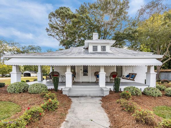 202 N Main Street , Walstonburg, NC 27888
