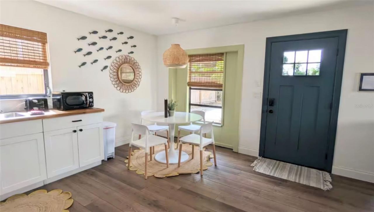 4711 Hollingsworth Avenue , Sarasota, FL 34233 Photo