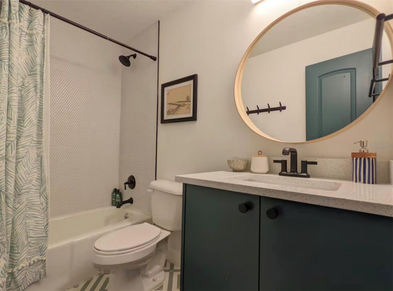 4711 Hollingsworth Avenue , Sarasota, FL 34233 Photo