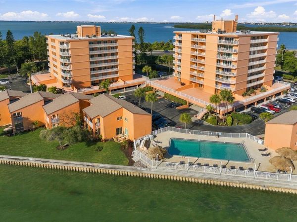 7430 SUNSHINE SKYWAY LANE S, Unit 505, ST PETERSBURG, FL 33711