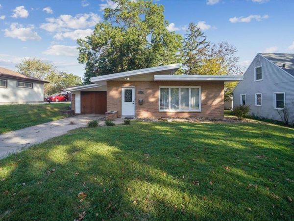 1201 W 8th Street, Cedar Falls, IA 50613