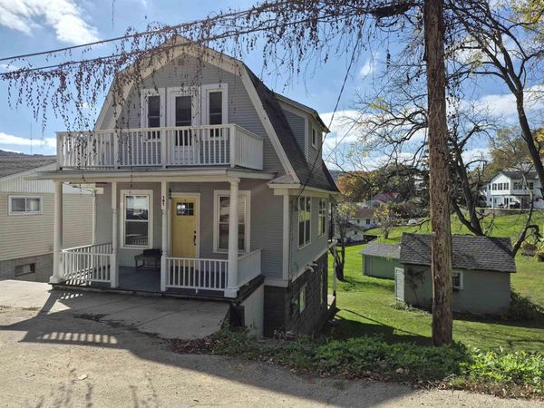 161 N 3rd Street, Lansing, IA 52151