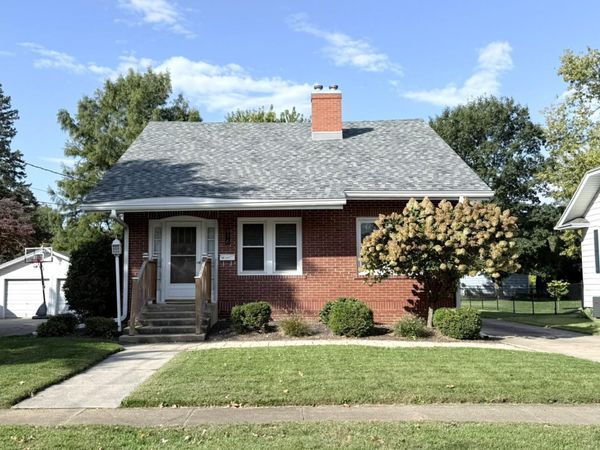 916 FLORENCE Avenue, Galesburg, IL 61401