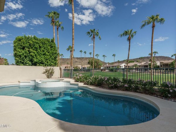 5859 W DEL LAGO Circle, Glendale, AZ 85308