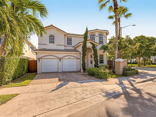 8205 NW 116th Ave , Doral, FL 33178