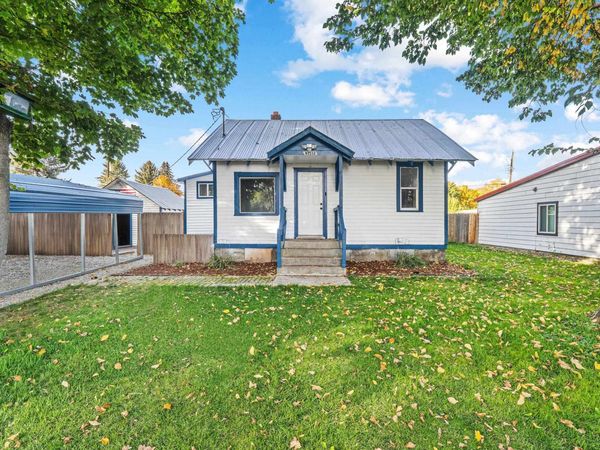 1112 W Main Ave, Chewelah, WA 99109
