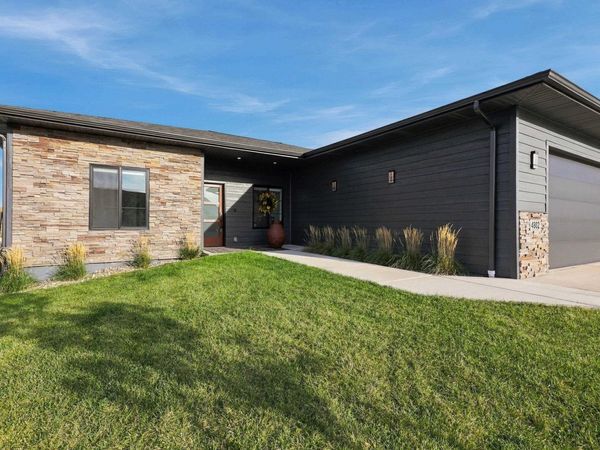 4802 PAPILLION DR, Rapid City, SD 57703