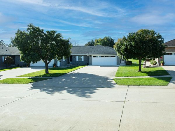 211 Somerset Ct , Nashua, IA 50658