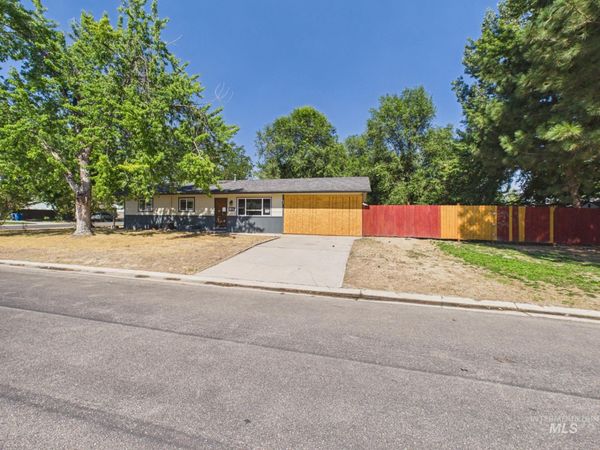 605 Harmon Way, Middleton, ID 83644