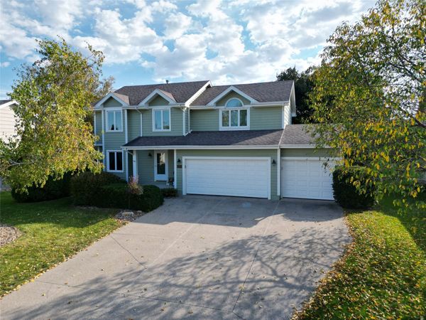 6633 Monticello Court, Johnston, IA 50131