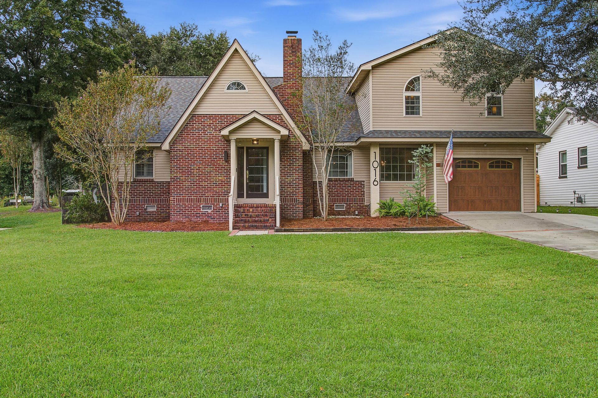 1016 Holcombe Road Photo 1