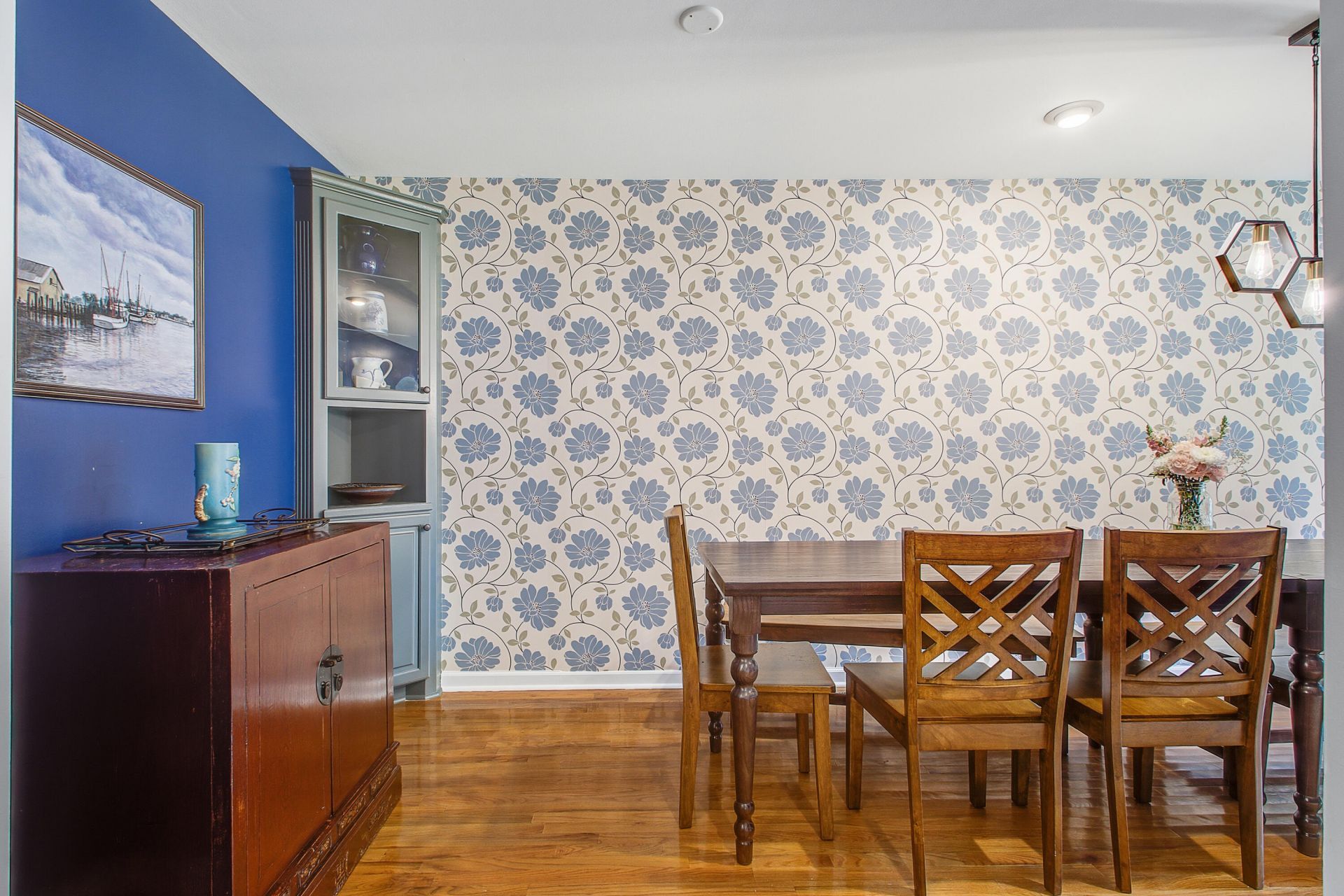 1016 Holcombe Road Photo 12