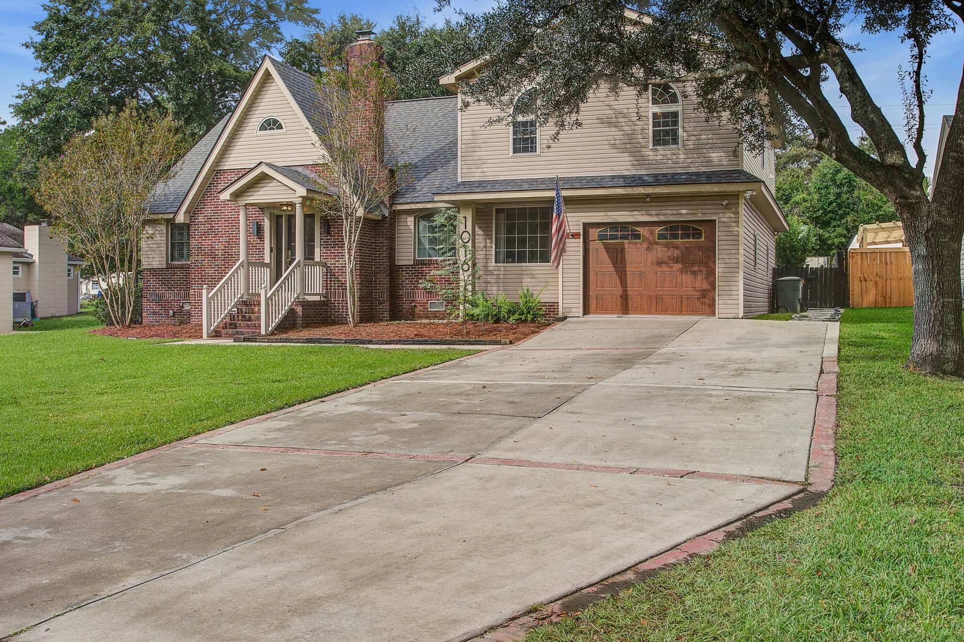 1016 Holcombe Road Photo 3