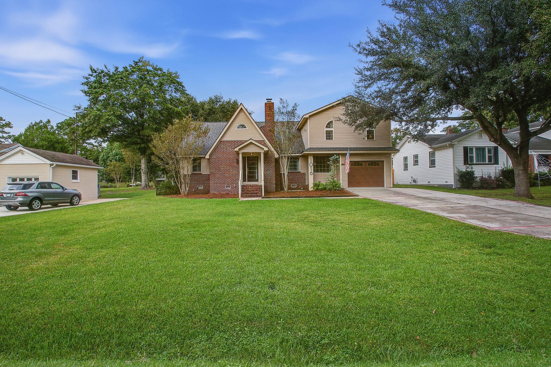 1016 Holcombe Road Photo 5