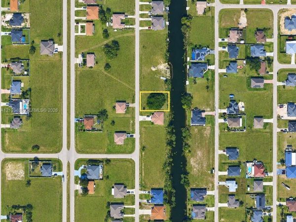 1403 NE 8th PL , Cape Coral, FL 33909
