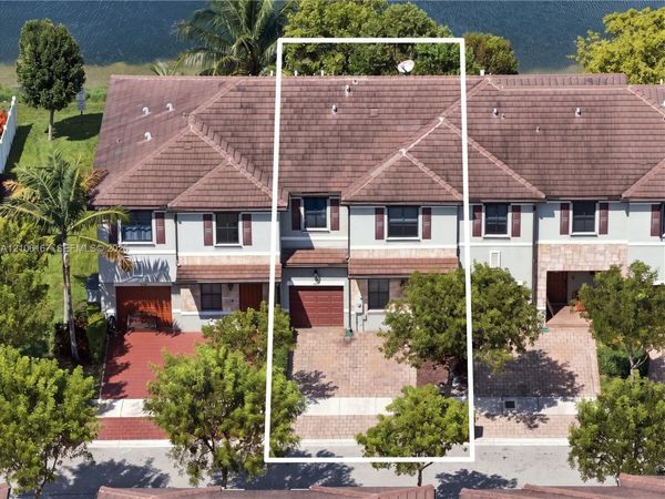 3277 W 100th Ter , Hialeah, FL 33018