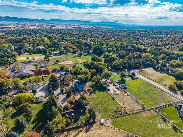 1901 N Eagle Rd, Eagle, ID 83616