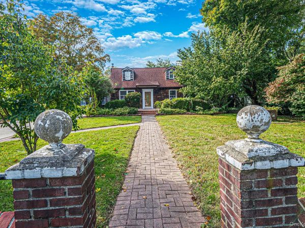 1041 Joselson Avenue , Bay Shore, NY 11706