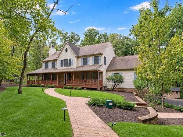 931 Vosseller Ave, Bridgewater, NJ 08836