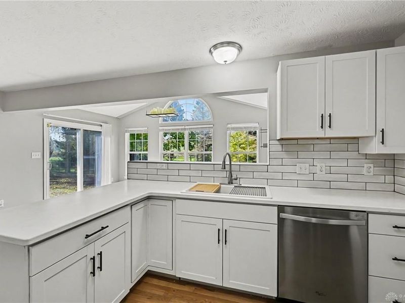 6423 Riverbend Drive, Clayton, OH 45415 Photo 9