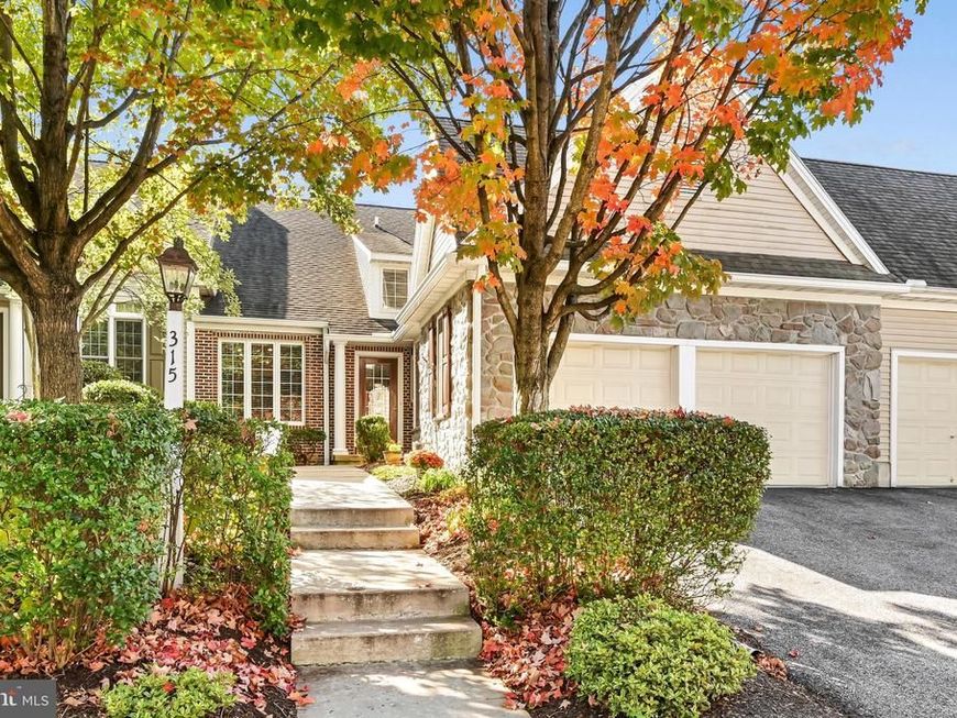 315 Great Lawn Circle, Lancaster, PA 17602 Main Photo
