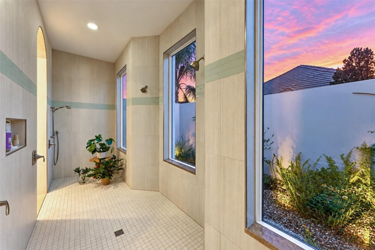 8009 Bounty Lane, Bradenton, FL 34202 Photo