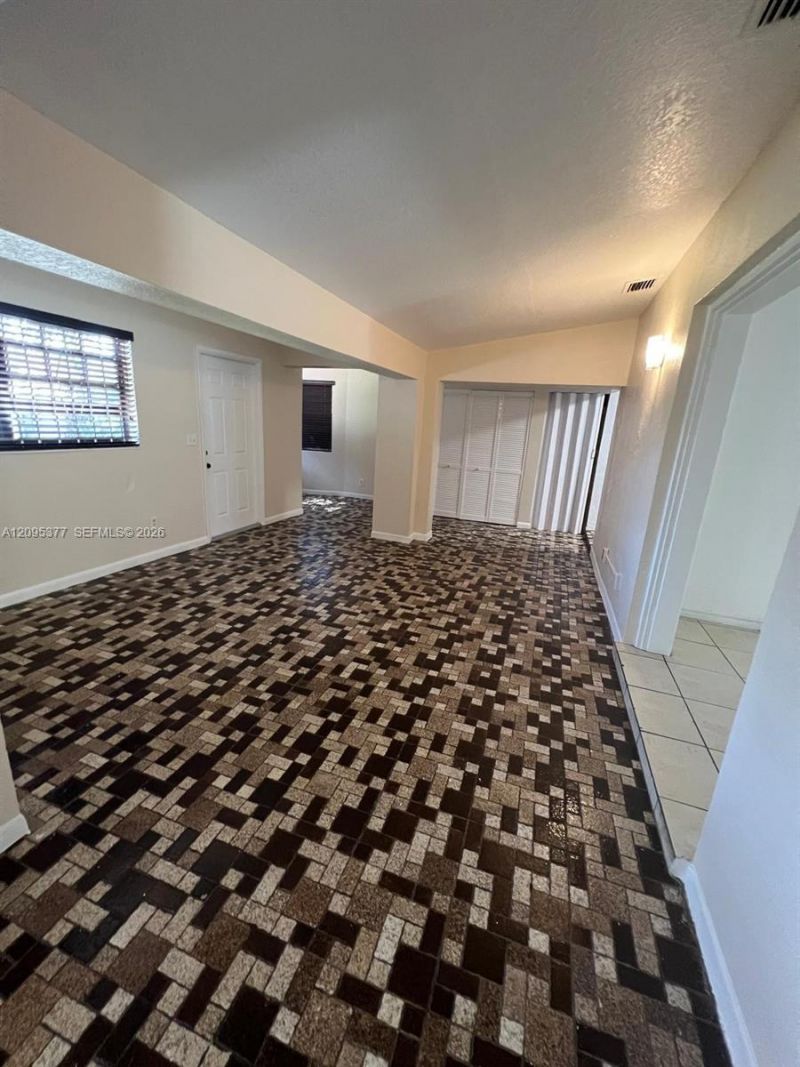 570 NW 41st St , Miami, FL 33127 Photo