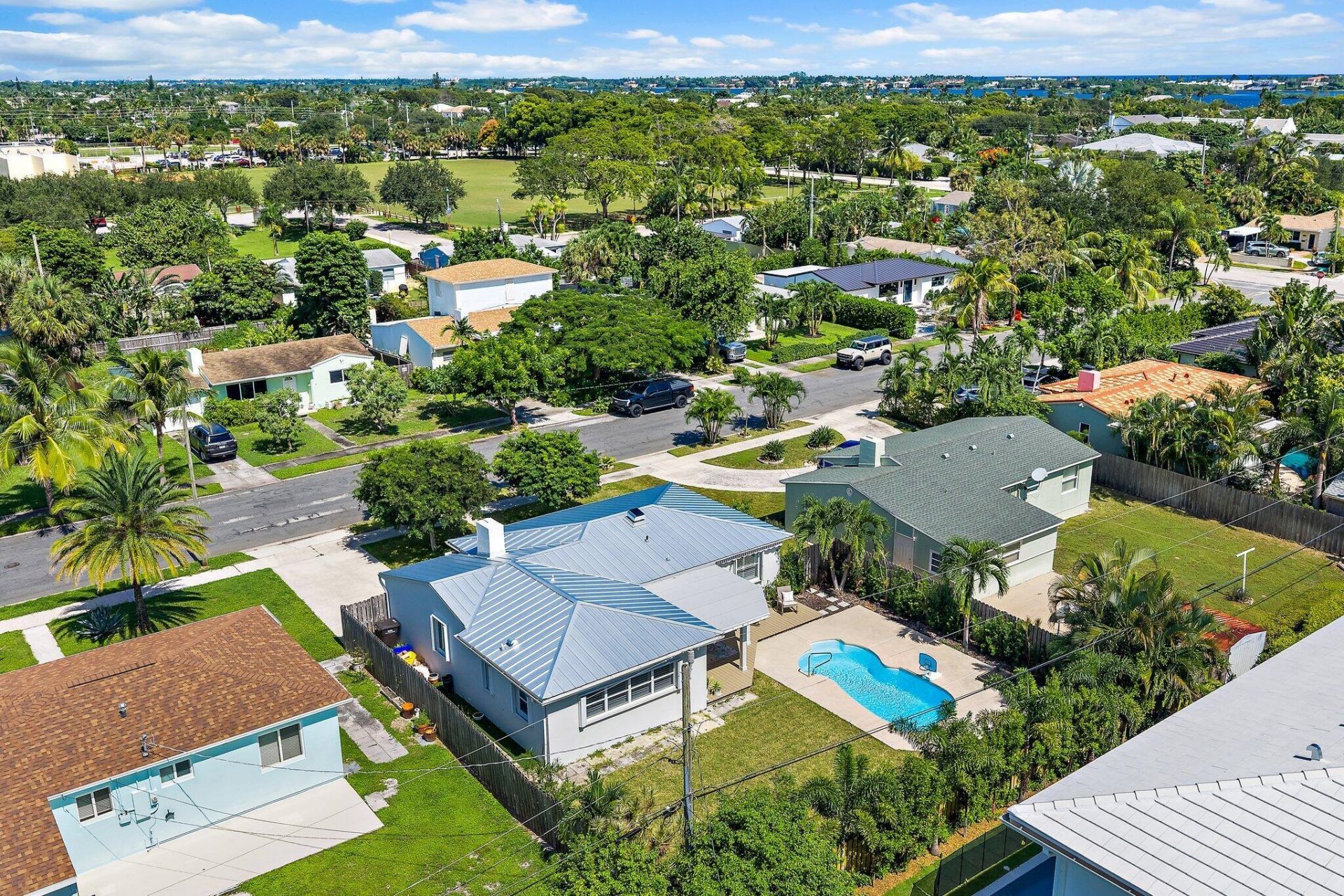 346 Laurie Road, West Palm Beach, FL 33405 Photo