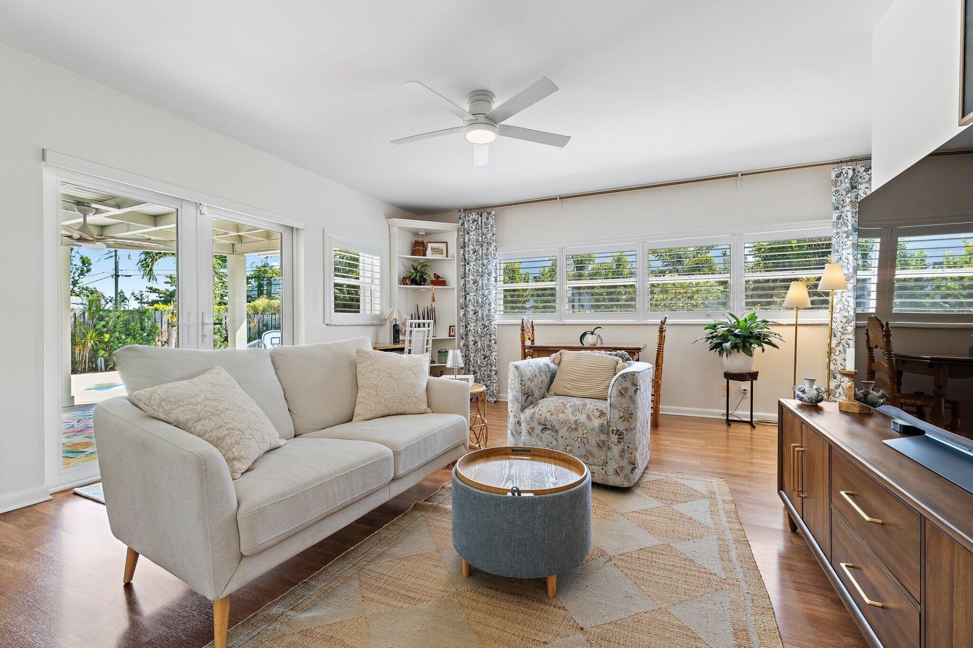 346 Laurie Road, West Palm Beach, FL 33405 Photo