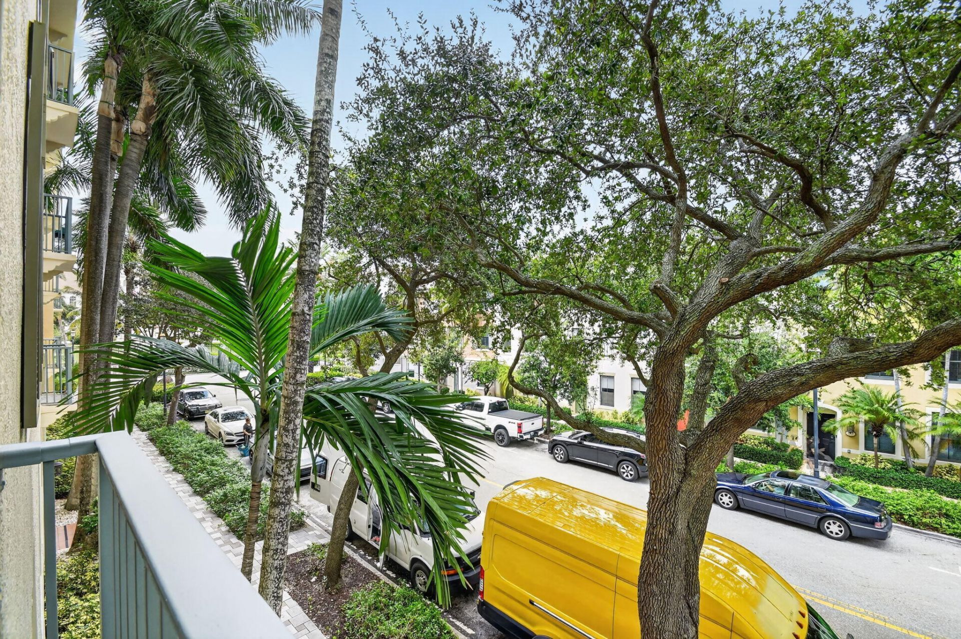 630 S Sapodilla Avenue, Unit 223, West Palm Beach, FL 33401 Photo