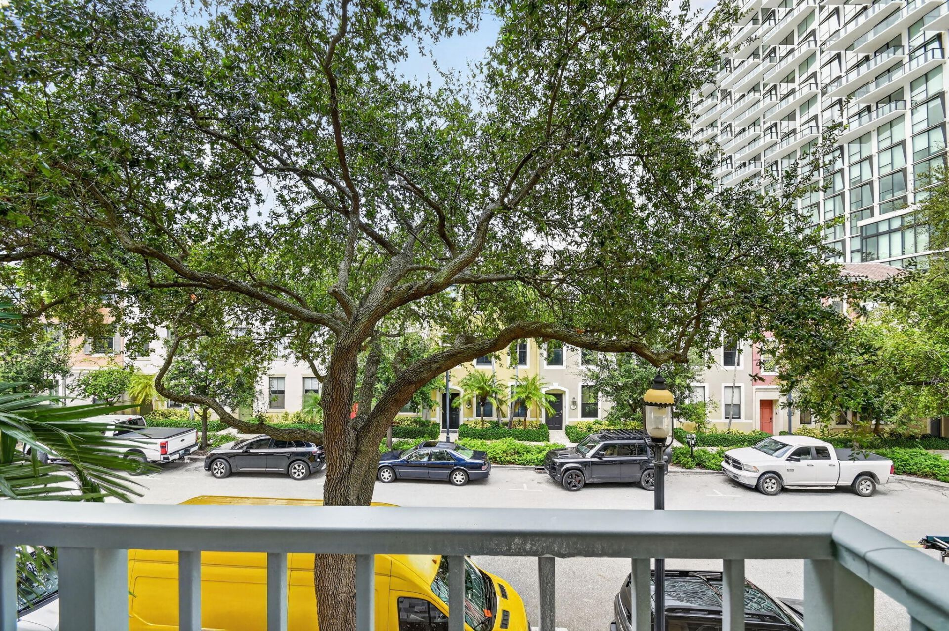 630 S Sapodilla Avenue, Unit 223, West Palm Beach, FL 33401 Photo