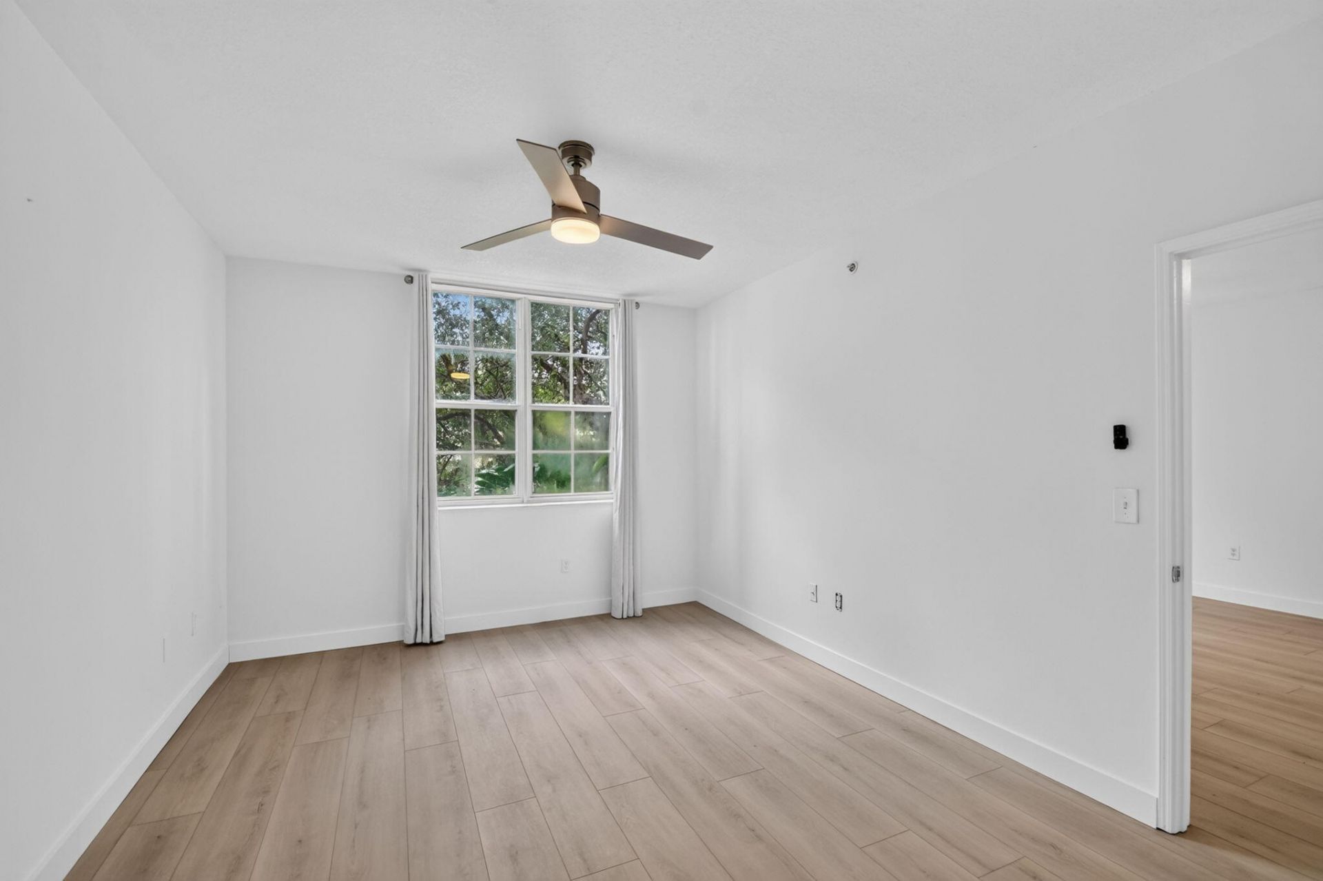 630 S Sapodilla Avenue, Unit 223, West Palm Beach, FL 33401 Photo
